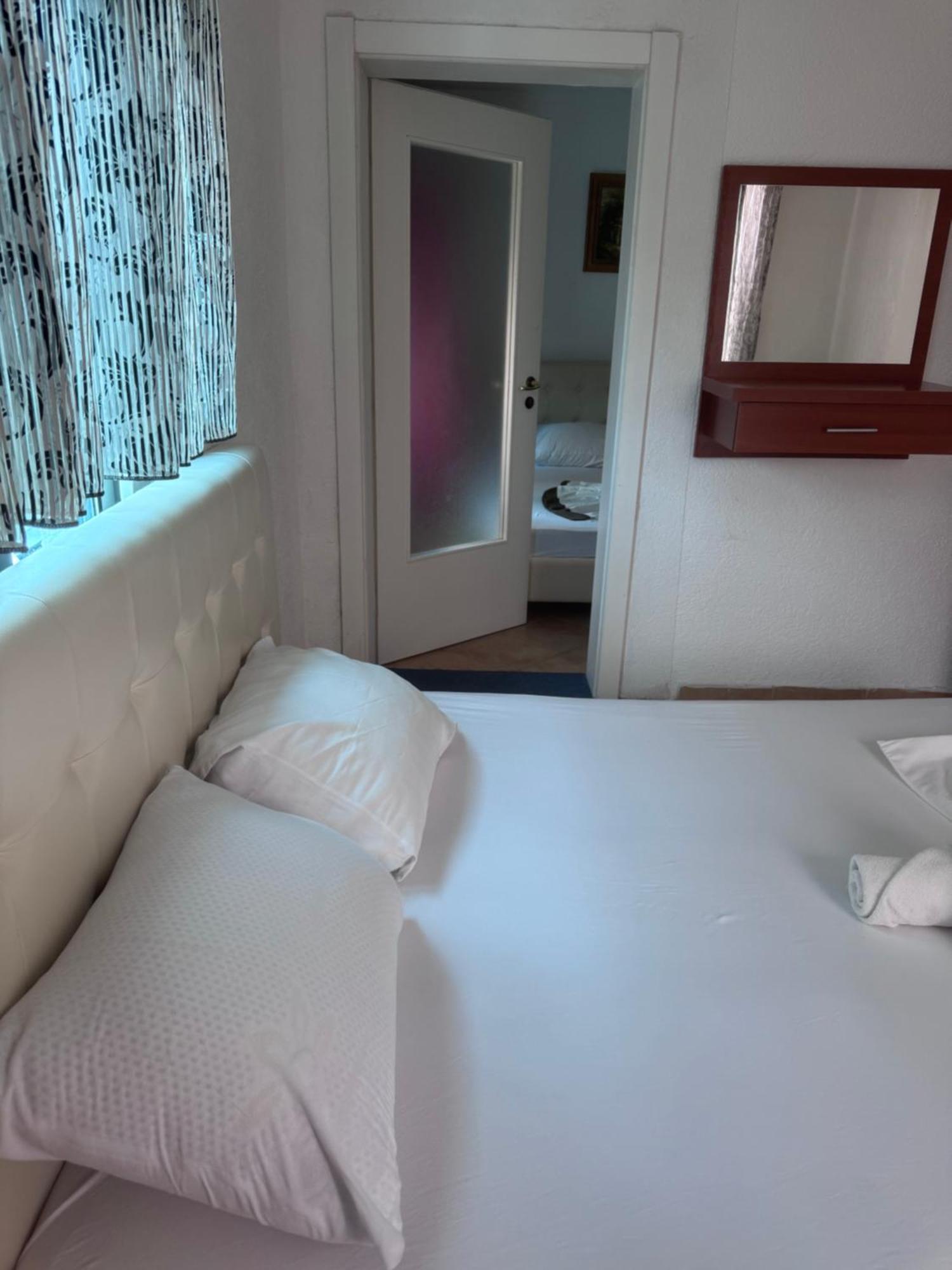 Apartment Rozana *